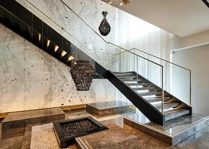 Hotel Lotte Executive Tower 5*