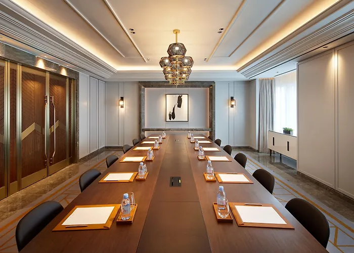 Lotte Executive Tower Hotel 5*
